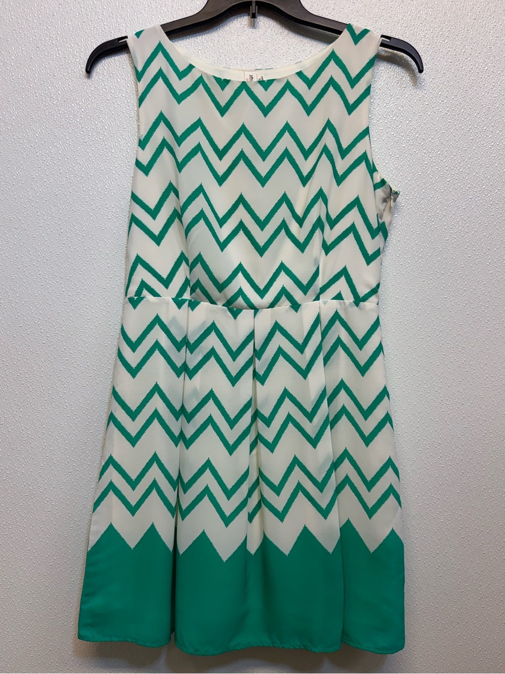 Pink Owl White and Teal Chevron Sleeveless A-Line Dress Sz L (E-48)